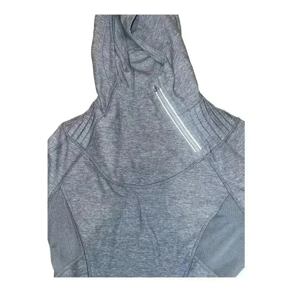 Lululemon Run Back On Track Gray Pullover, Size 4 - Picture 5 of 11